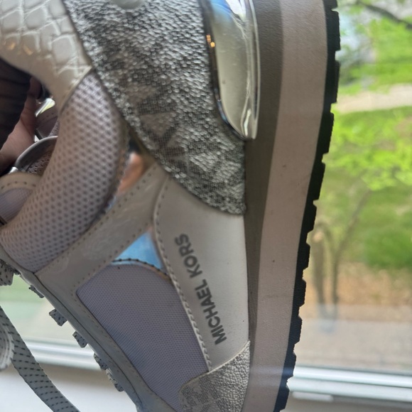 MICHAEL KORS SNEAKERS - Picture 8 of 8